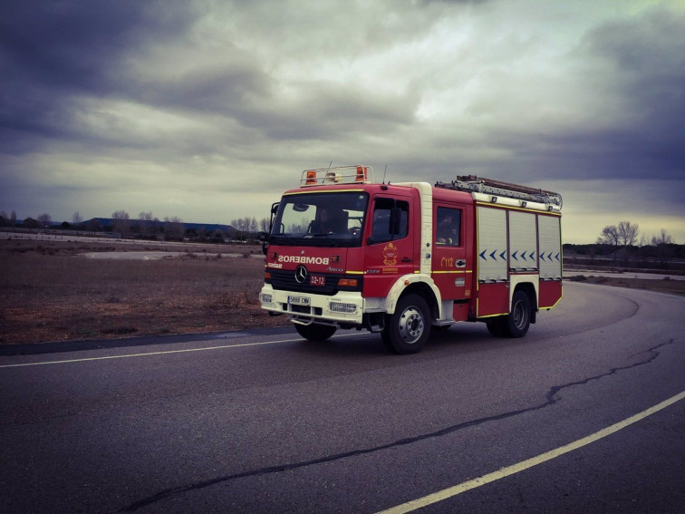 Un muerto y cuatro personas socorridas en un incendio que devoró una casa en As Neves​