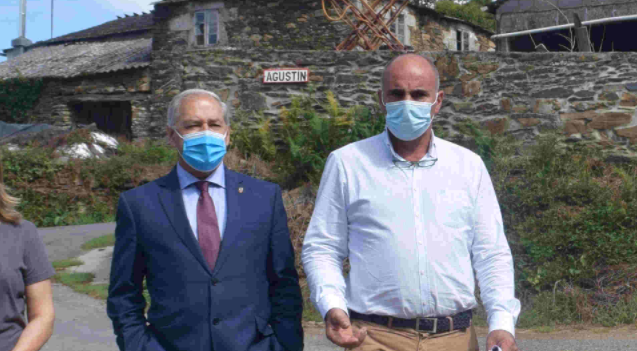 José Tomé y Xosé Manuel Arias en una visita a Castroverde en una foto de archivo de la Deputaciu00f3n