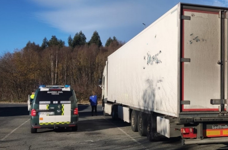 Camionero borracho con más de 10 veces el máximo de alcohol permitido sorprendido en la A-6 en Lugo