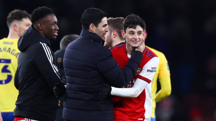 Debut soñado para Charlie Patiño, la sangre gallega del Arsenal de Arteta