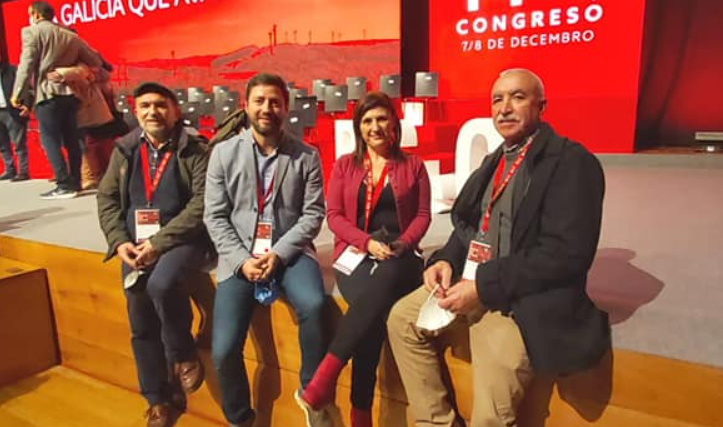 La alcaldesa con Lago a su izquierda durante el reciente congreso del PSdeG