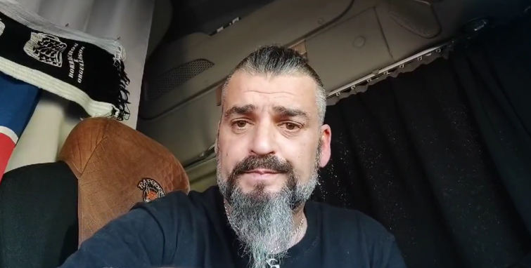 (VÍDEO) ​Twitter suspende la cuenta del camionero gallego Basilio, alias ‘Bulldog Punk’, famoso por sus vídeos virales