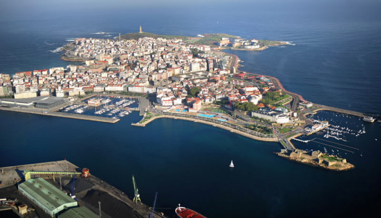 Fallece una persona tras caer al mar en la zona del Náutico en A Coruña