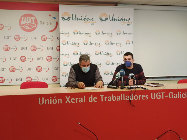 El responsable de Producións Extensivas e Ecolóxicas de UU.AA., José Ramón González, y el secretario sectorial de Carne de Unións Agrarias, Iván Raposo, en rueda de prensa