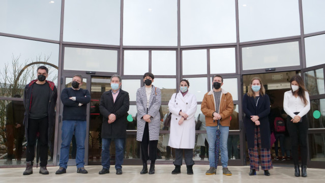 La portavoz nacional del BNG, Ana Pontón, acompañada del alcalde de Pontevedra, Miguel Anxo Fernández Lores, en la Escuela de Ingeniería Forestal.