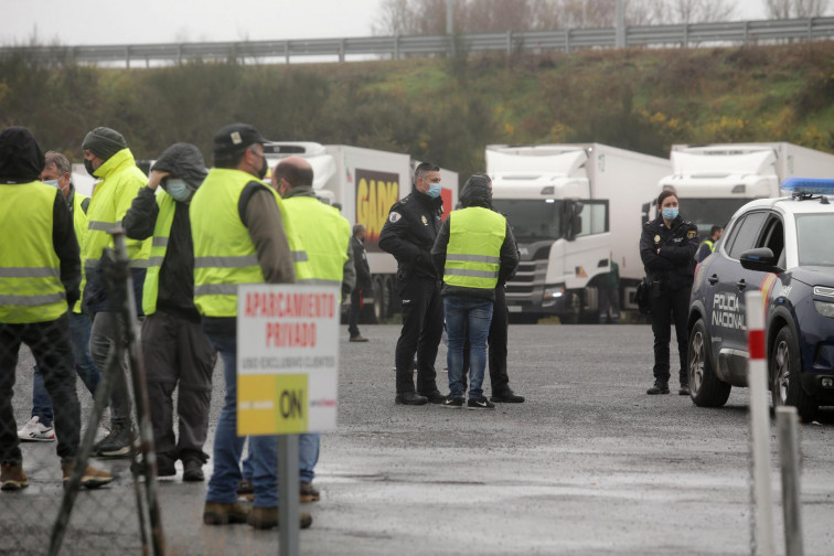 Tercer día de protestas en el sector del transporte y la Policía comienza a amenazar con multas a los manifestantes​