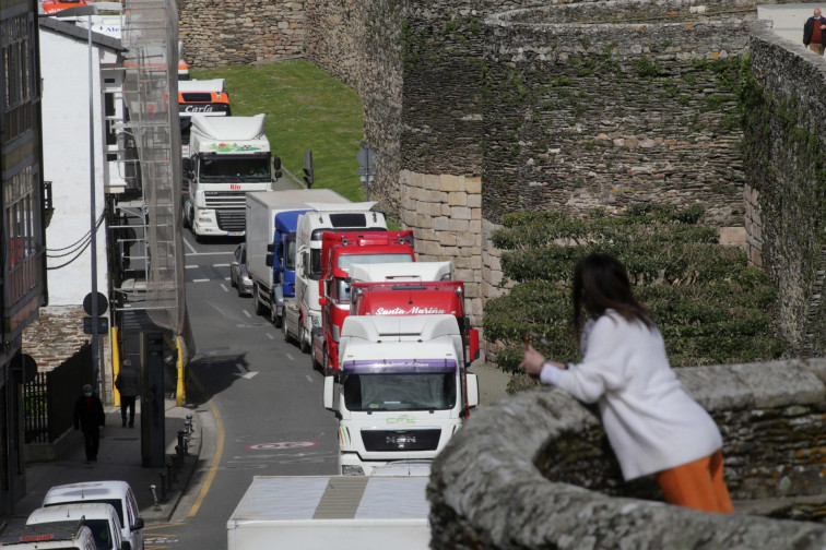 Algunos transportistas gallegos se desvinculan del paro de la Plataforma Nacional, 