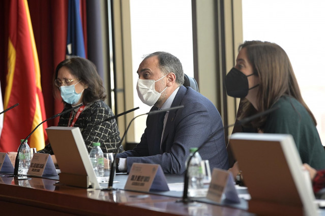 El conselleiro de Sanidade, Julio García Comesaña, interviene en el  XIV Congreso Galllego de Radiología