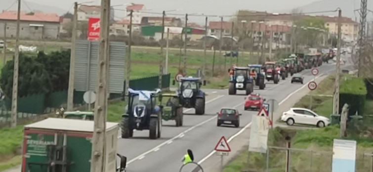 El paro del transporte pierde brío y llega la ansiada reunión entre el Ministerio y la Plataforma