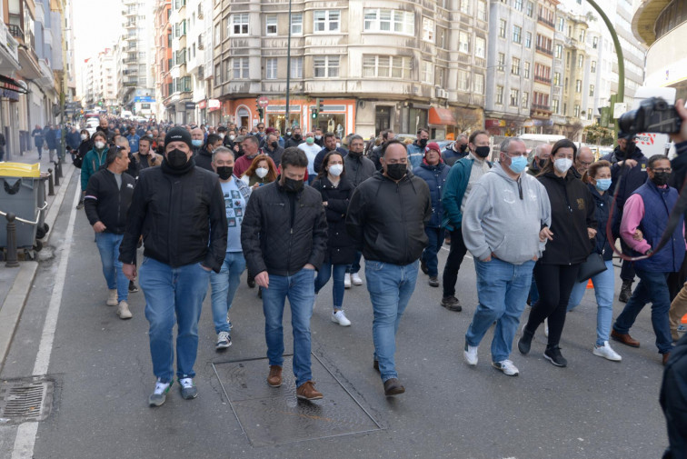 Las auxiliares de la refinería de A Coruña, donde murió un operario, regresan a la actividad​ tras las protestas