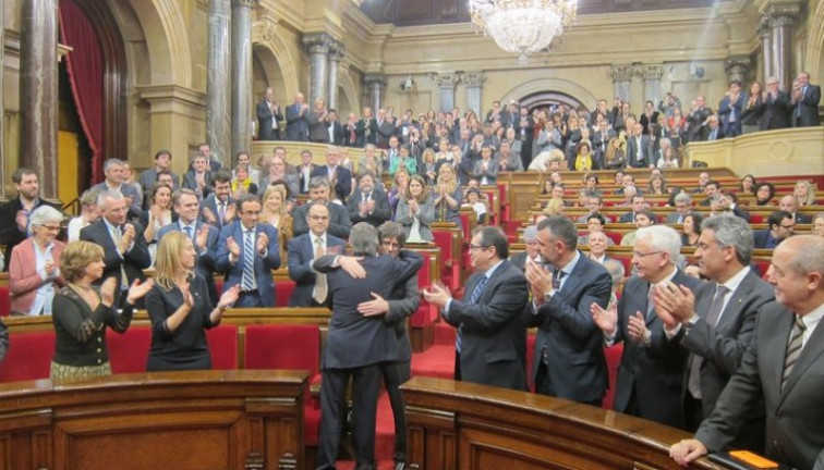 Puigdemont asume el programa de Mas para avanzar hacia la independencia