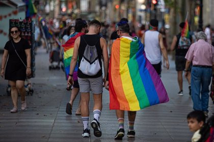 Jácome y el PP guardan silencio por la agresión homófoba a la banda Valencia AMOR, denuncia el PSdeG