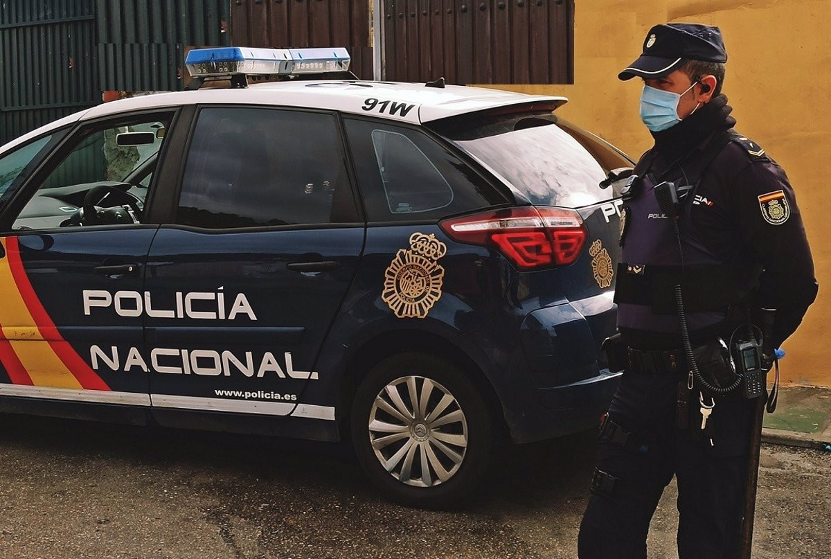 POLICIA NACIONAKL