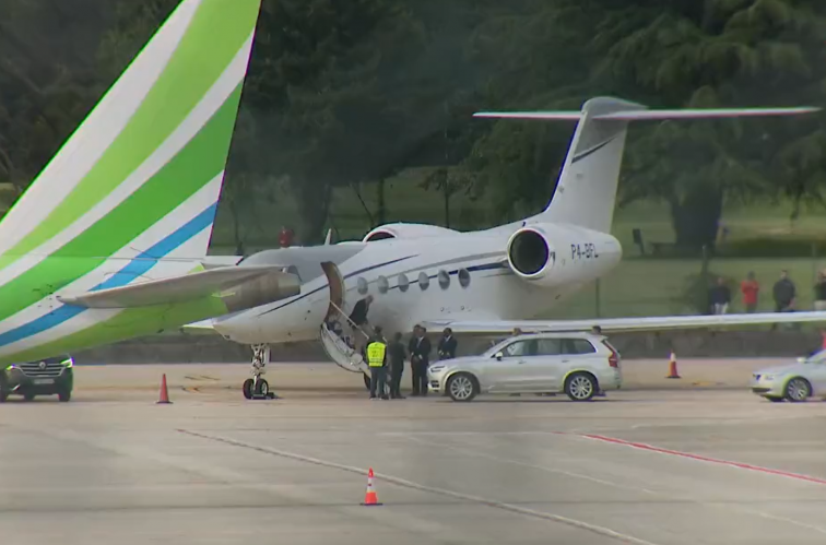 El rey Juan Carlos I ya está en Galicia tras aterrizar en Vigo después de dos años en Emiratos Árabes