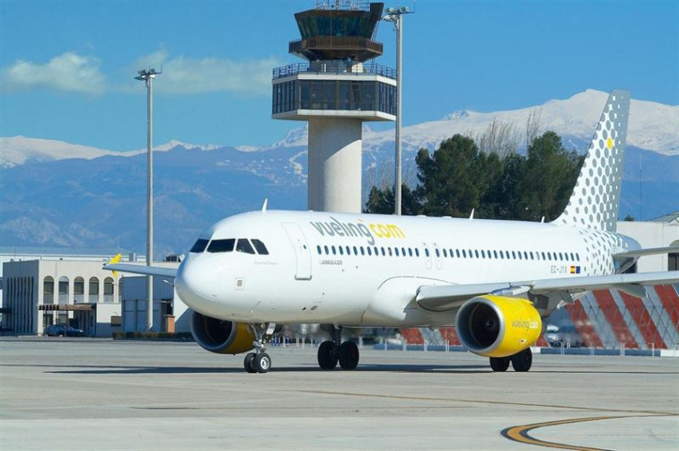 ​O caos de Vueling estraga as vacacións duns 150 galegos