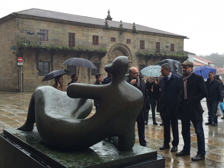 Henry Moore convierte la Praza do Obradoiro en un museo al aire libre