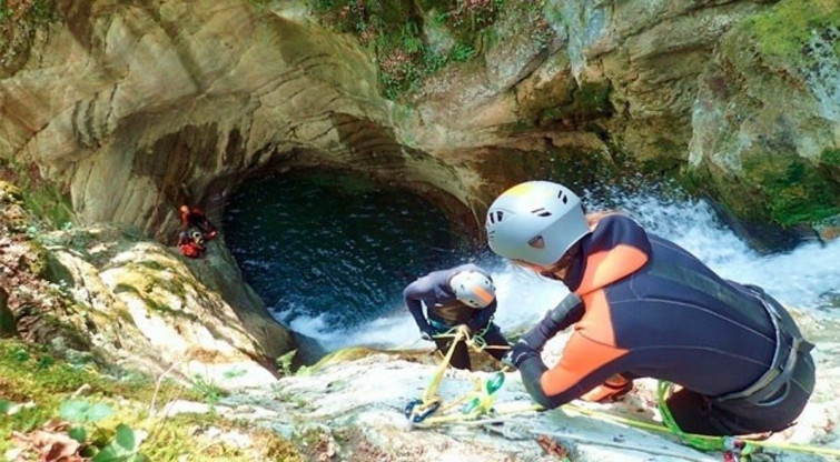 Rescatados cuatro barranquistas sordos que pasaron la noche en el barranco Auga Alba de Mondoñedo​