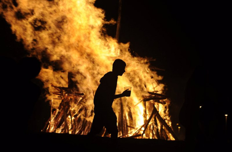 Las hogueras de San Juan volverán a prenderse el próximo 24 de junio en Santiago tras dos años de ausencia​