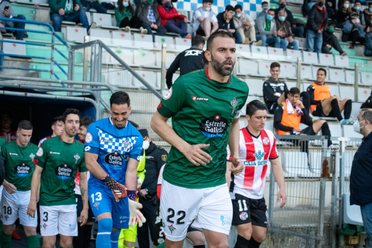 El deportivismo clama por la (r)evolución: la afición pide cambiar el  escudo del Deportivo de La Coruña