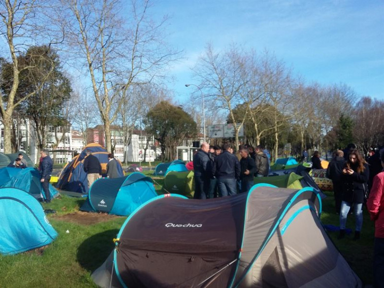 Acerga levanta o campamento para volver ao mar