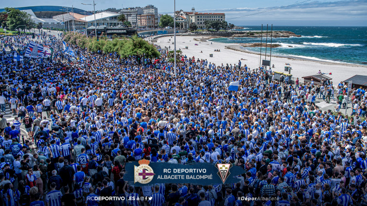 (VÍDEOS) En Primera o Preferente, la afición del Dépor es de Champions: así estaba A Coruña el sábado