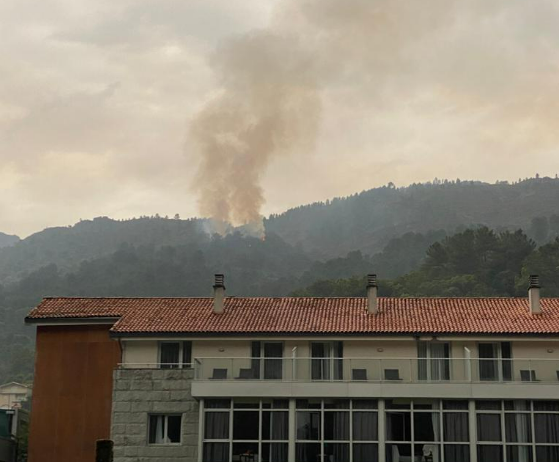 Varios incendios forestales a la vez en Ourense: estabilizado uno en Larouco y extinguidos dos en el Parque Natural do Xurés