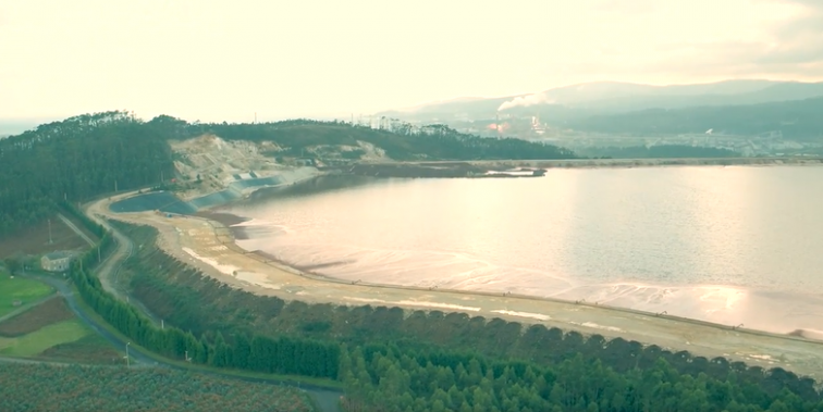 Las sirenas de emergencia de docenas de presas y de la balsa de lodos de Alcoa en Cervo suenan estos días