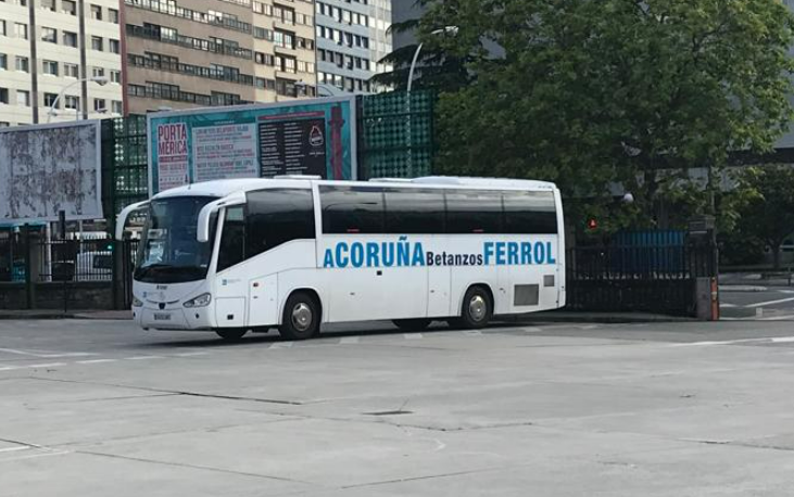 Huelguistas rompen los cristales de varios autobuses en el área de Betanzos y Ferrol, denuncia Monbus