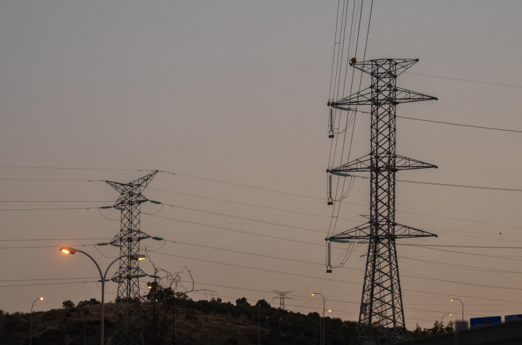 La jornada de hoy presenta una bajada del precio de la luz del 7,6%