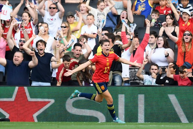 España presenta su candidatura al Europeo goleando 4-1 a Finlandia