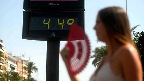 Máximas de 45ºC, alerta por sequía, riesgo máximo de incendios… La ola de calor se ceba con Galicia y, sobre todo, con Ourense