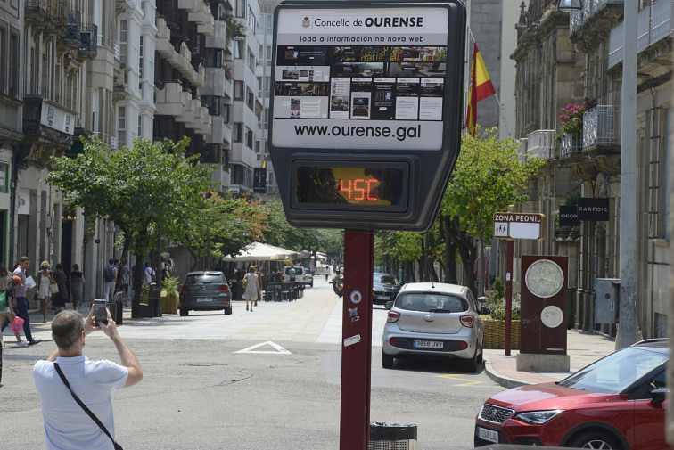 Las cuatro provincias gallegas se encuentran en riesgo por calor, con temperaturas por encima de los 40ºC en Ourense