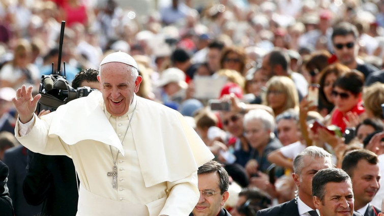 El Papa llega a Portugal para visitar el Santuario de Fátima