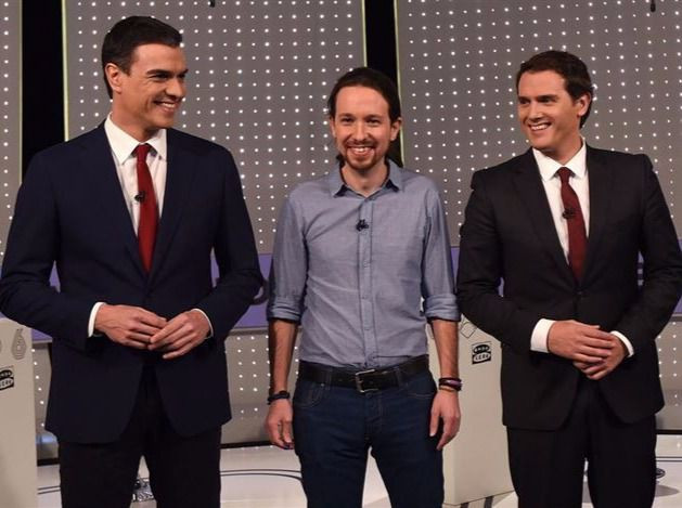 ​Iglesias volve tender a man a Sánchez