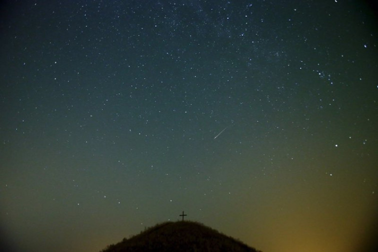 Las Perseidas en Galicia: lluvia de estrellas en el mar, el campo…o donde lo permitan la superluna y las nubes