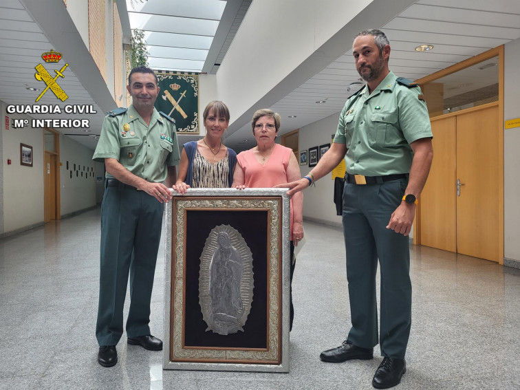 La Guardia Civil recupera un cuadro de la Virgen de Guadalupe robado hace cinco años en A Lama