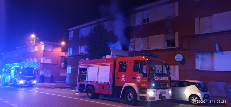 El incendio de un puesto ambulante en Porto do Son deja herido al vendedor propietario del negocio