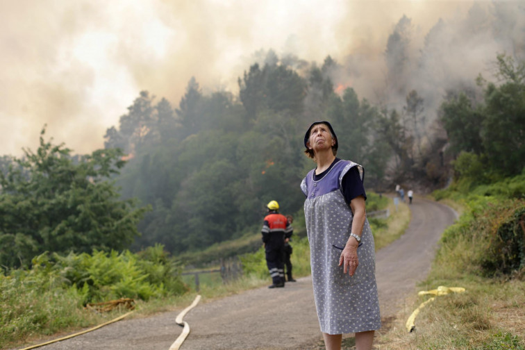 Galicia se prepara para grandes incendios forestales creando una unidad de bomberos especializada