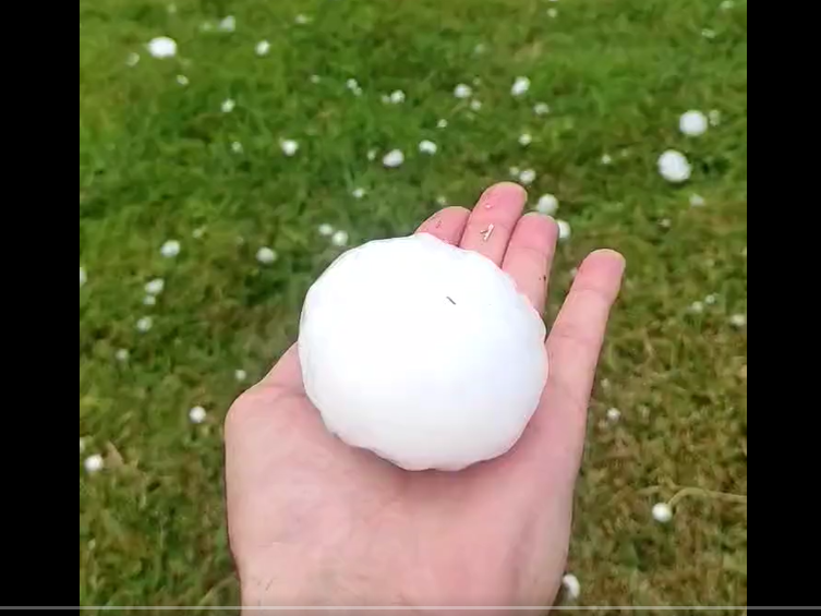 (VÍDEO) Una granizada mata a un bebé de 20 meses en La Bisbal d'Empordà, Girona