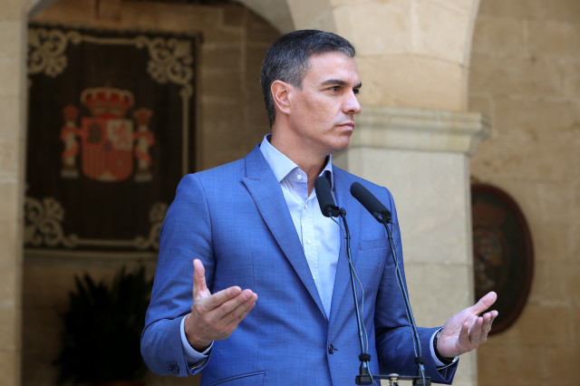 Sánchez se rodea en Zaragoza de los 'barones' del PSOE para sentar las bases de los programas electorales