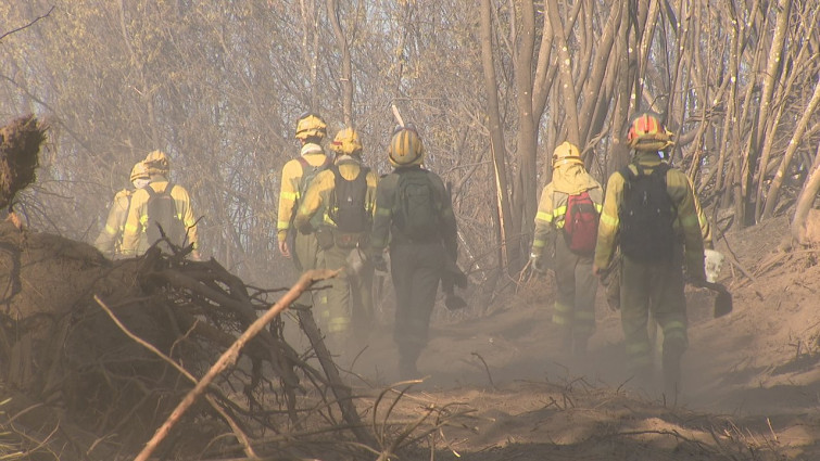 Incendios Galicia: extinguido el fuego en Melón, con 75 hectáreas quemadas, y controlado el de Cenlle, con 62