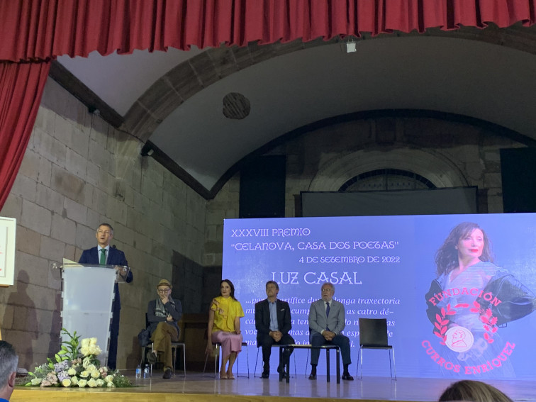 Luz Casal recibe esta mañana el premio 'Celanova, casa dos poetas'