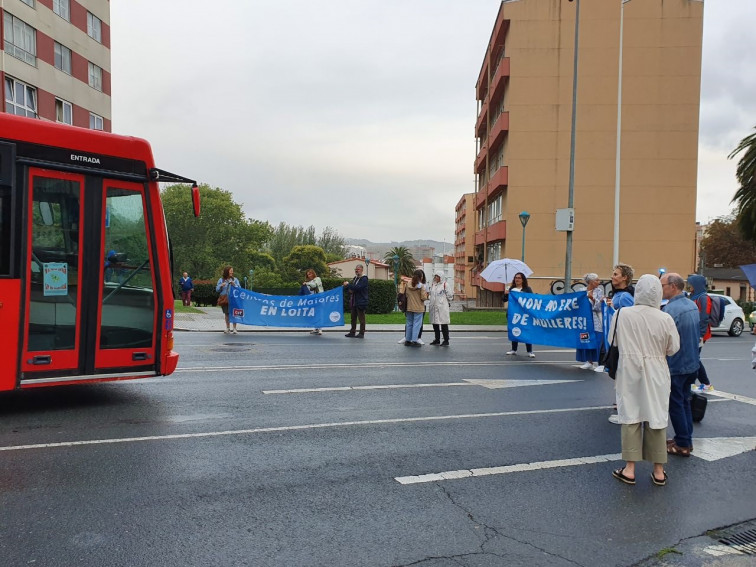 Protesta de trabajadores de 'Galiña Azul' y atención a mayores, algunos con un contrato temporal desde hace 15 años