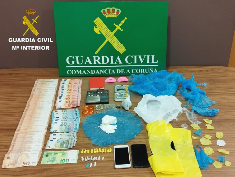 Dos detenidos por vender cocaína, heroína, marihuana y hachís durante las Festas da Guadalupe de Rianxo