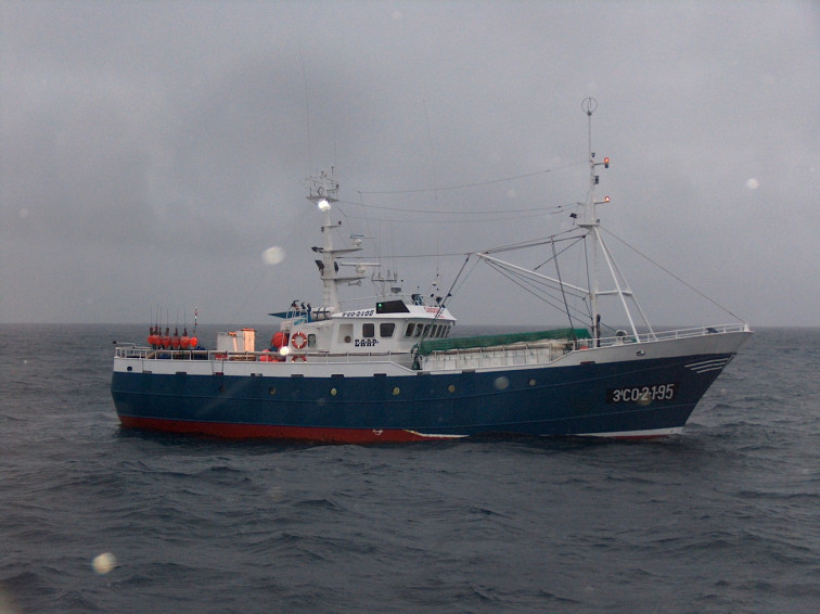 El veto de la Comisión Europea a la pesca de fondo sobre 87 zonas de pesca hermana a toda la política gallega