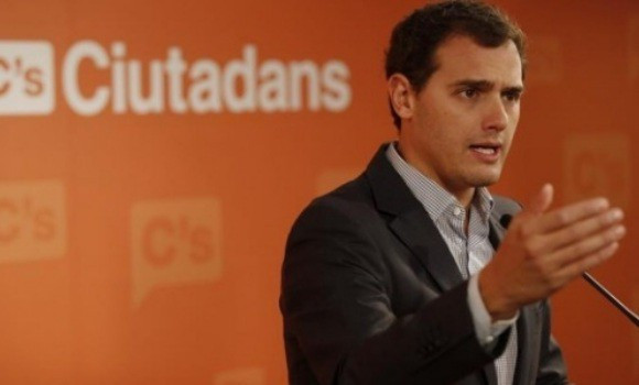 A peaxe de Ciudadanos é unha reforma da Constitución