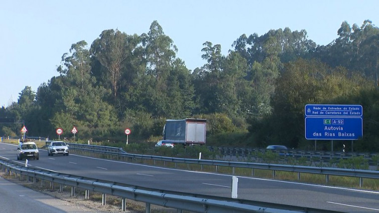 Atropello mortal en la A-52: muere un hombre de 52 años arrollado por un coche a la altura de Ponteareas