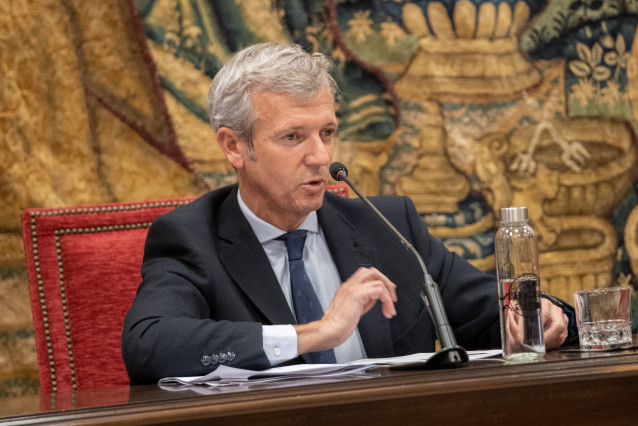 El presidente de la Xunta, Alfonso Rueda, visita la Real Academia Galega (RAG)