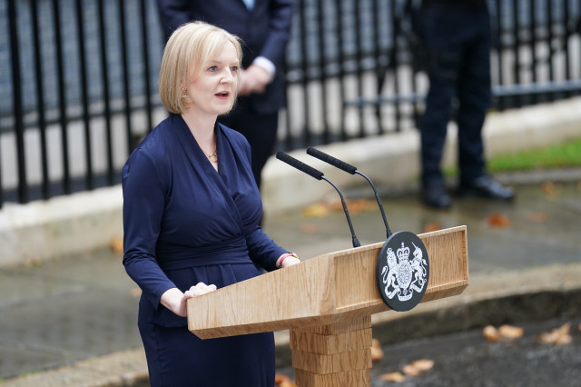 Dimite la premier brítánica Liz Truss en el mandato más breve de Reino Unido