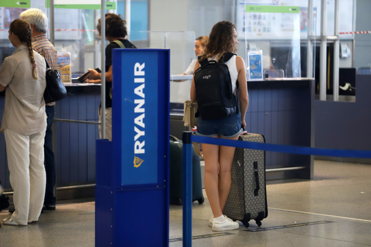 Trabajadores de Ryanair denuncian que les niegan el derecho de huelga imponiendo otra vez servicios abusivos